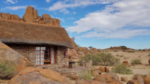 Fish River Canyon Lodge -Bungalow 25 mit Blick in die Steppe