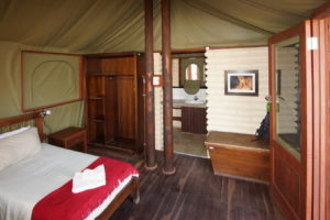Kalahari Tended Camp, Schlafzelt mit Badanbau